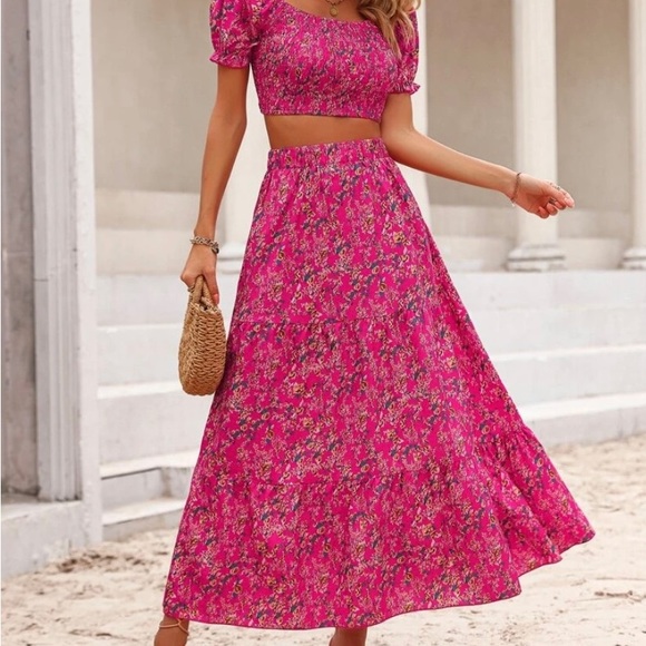 Floral print puff sleeve crop blouse and hem skirt - Picture 2 of 4